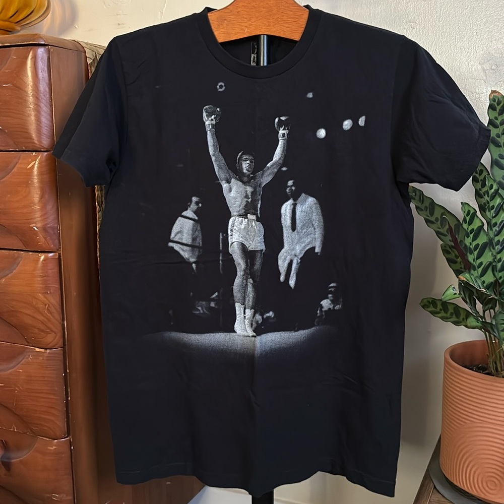 Muhammad Ali The Greatest Graphic T-shirt Boxing Ring Champ Black Size Medium